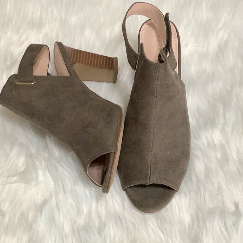 Shoes - Picture 2 of 2